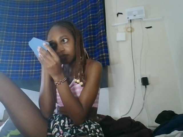 Vinsishly11 live cam on BongaCams
