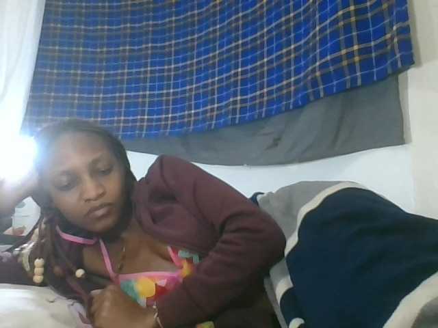 Vinsishly11 live cam on BongaCams