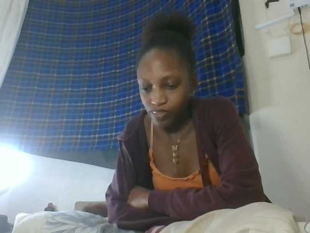 Vinsishly11 live cam on BongaCams