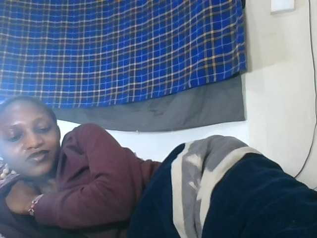 Vinsishly11 live cam on BongaCams