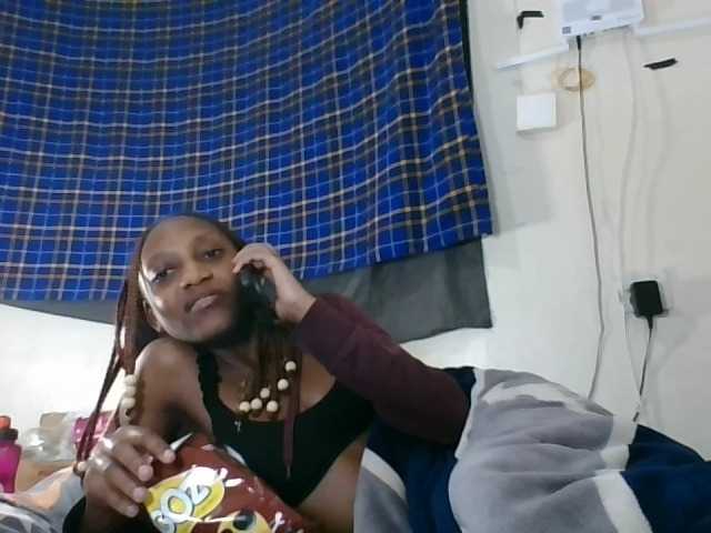 Vinsishly11 live cam on BongaCams