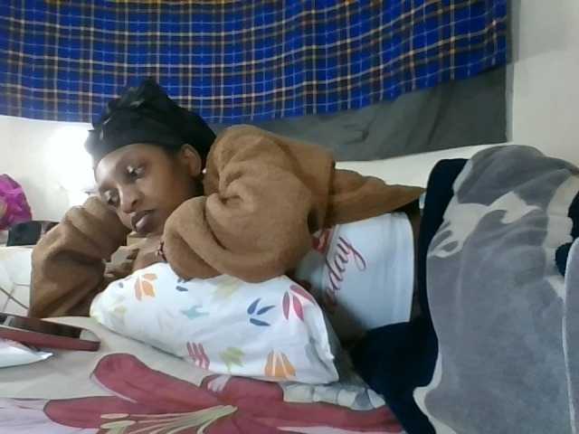 Vinsishly11 live cam on BongaCams