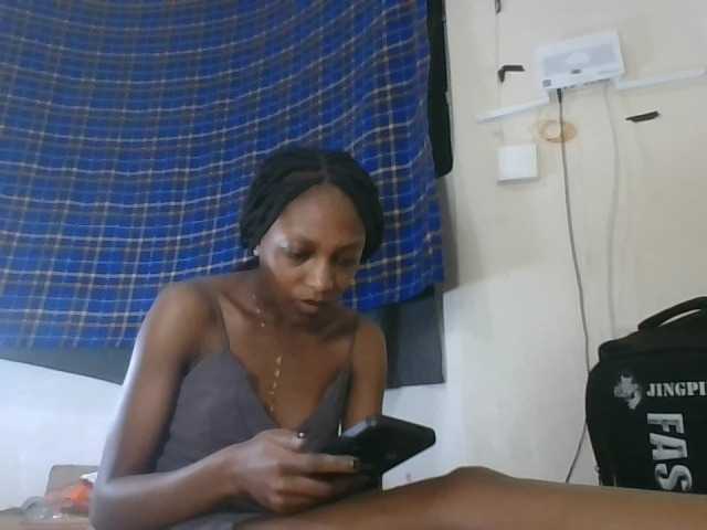 Vinsishly11 live cam on BongaCams