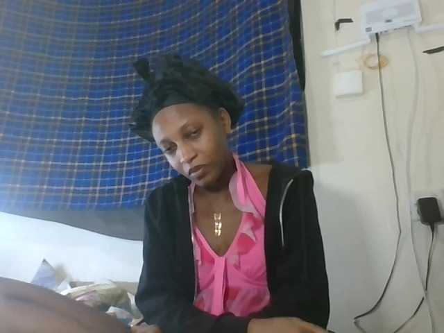 Vinsishly11 live cam on BongaCams
