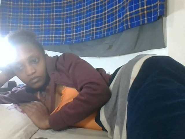 Vinsishly11 live cam on BongaCams