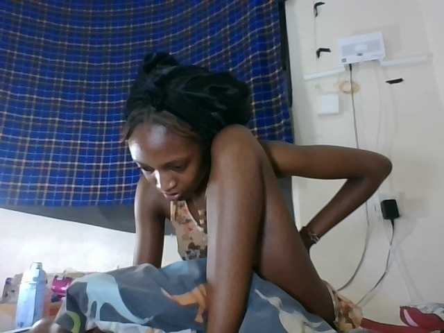 Vinsishly11 live cam on BongaCams
