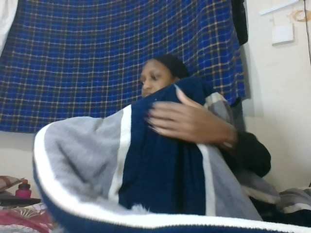 Vinsishly11 live cam on BongaCams