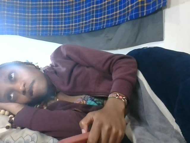 Vinsishly11 live cam on BongaCams