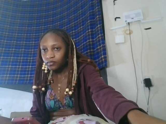 Vinsishly11 live cam on BongaCams