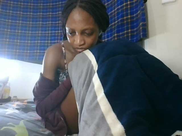 Vinsishly11 live cam on BongaCams
