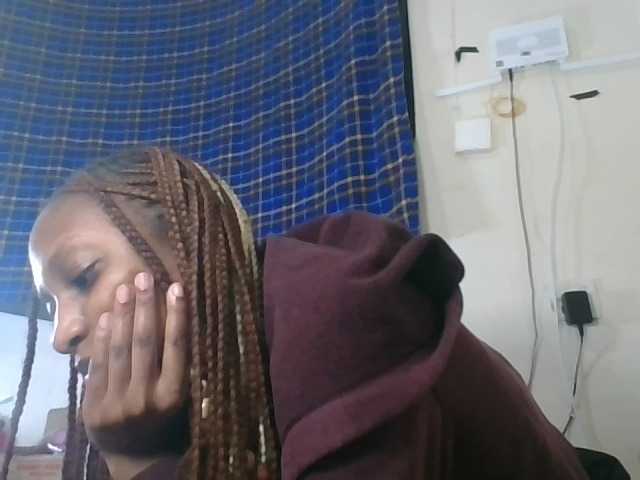 Vinsishly11 live cam on BongaCams