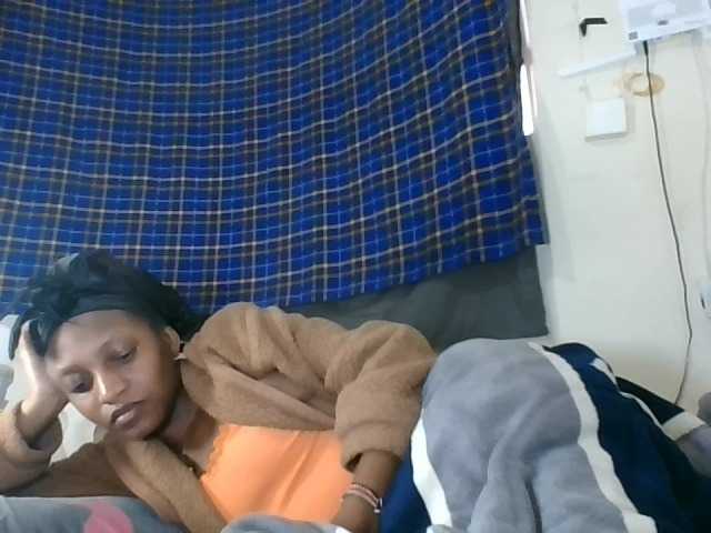 Vinsishly11 live cam on BongaCams