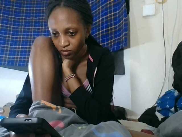 Vinsishly11 live cam on BongaCams