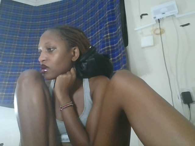 Vinsishly11 live cam on BongaCams