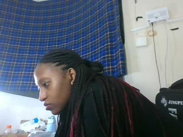 Vinsishly11 — live female cam
