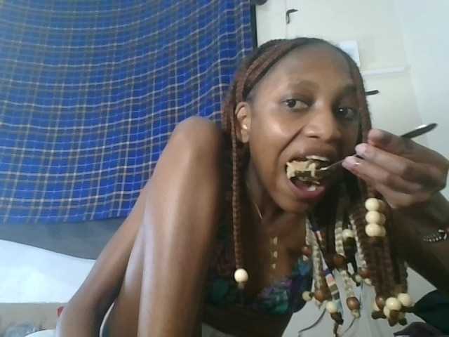 Vinsishly11 live cam on BongaCams