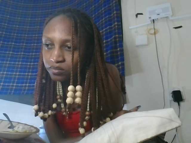 Vinsishly11 live cam on BongaCams