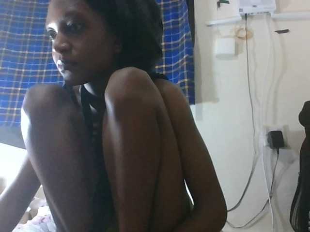 Vinsishly11 live cam on BongaCams