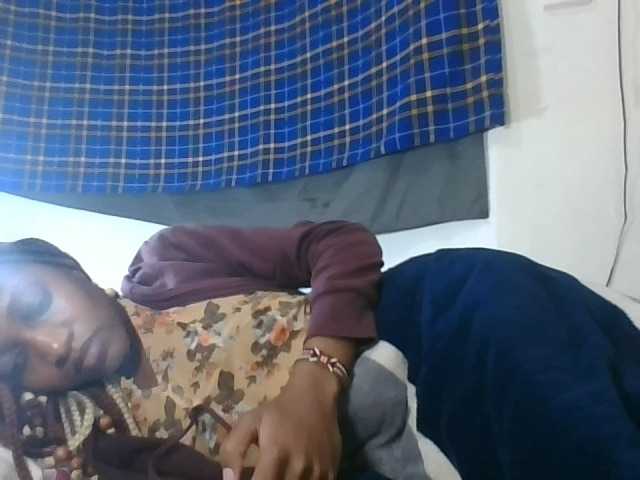 Vinsishly11 live cam on BongaCams