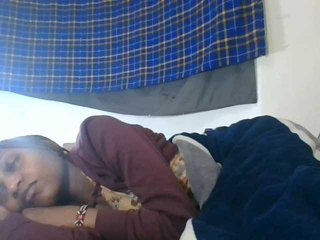 Vinsishly11 live cam on BongaCams