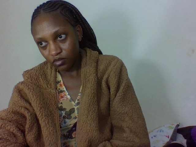 Vinsishly11 live cam on BongaCams