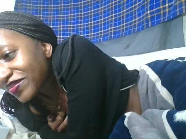 Vinsishly11 live cam on BongaCams