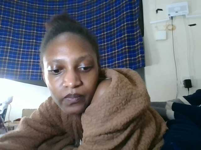 Vinsishly11 live cam on BongaCams