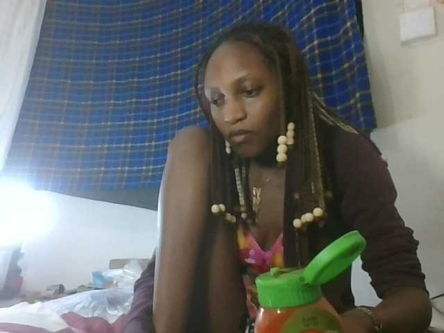 Vinsishly11 live cam on BongaCams