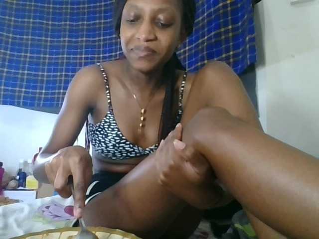 Vinsishly11 live cam on BongaCams