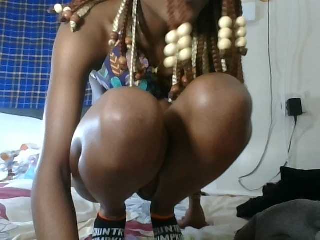Vinsishly11 live cam on BongaCams