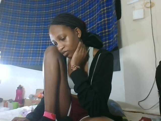 Vinsishly11 live cam on BongaCams
