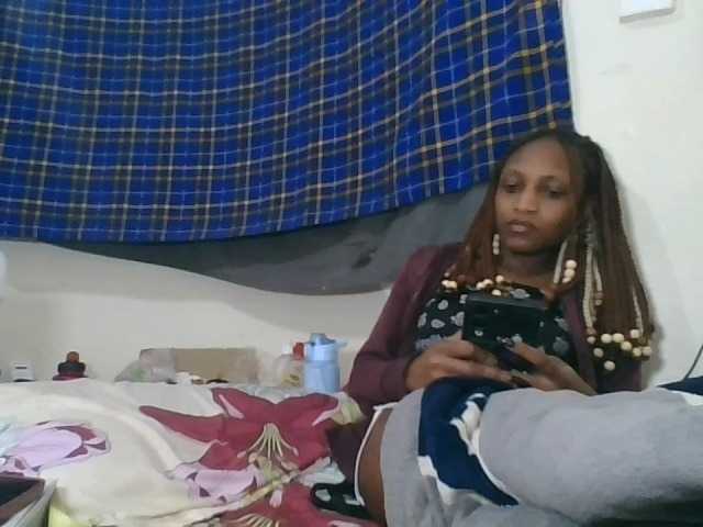 Vinsishly11 live cam on BongaCams