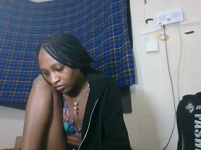 Vinsishly11 live cam on BongaCams