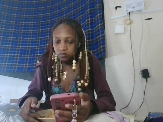 Vinsishly11 live cam on BongaCams