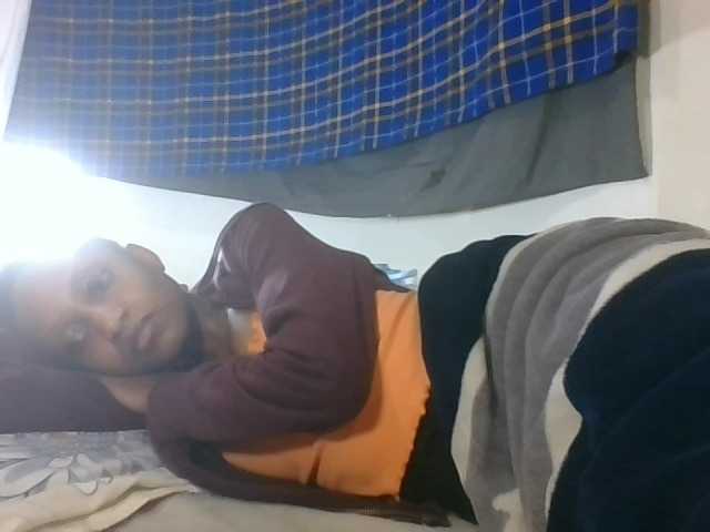 Vinsishly11 live cam on BongaCams