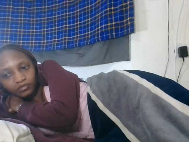 Vinsishly11 live cam on BongaCams