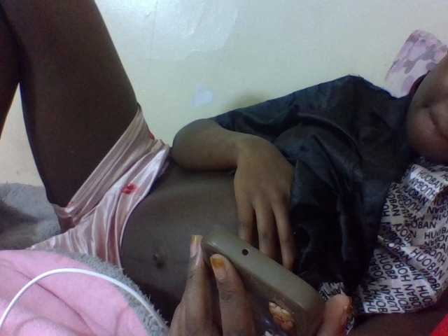 Vinsishly11 live cam on BongaCams