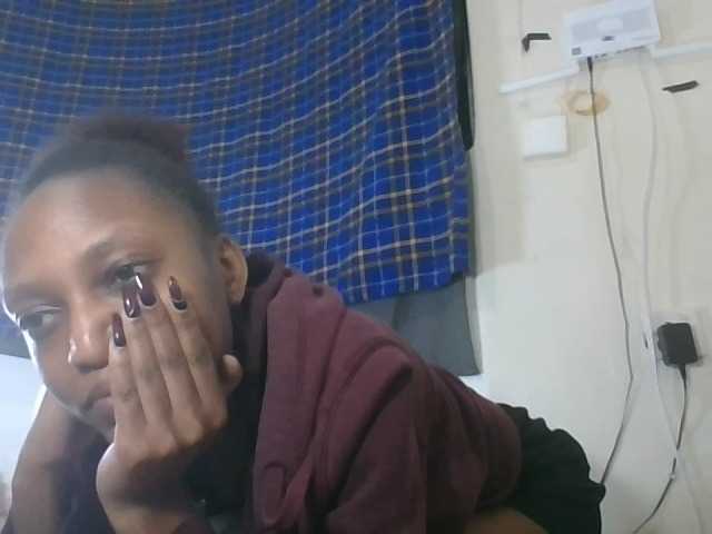 Vinsishly11 live cam on BongaCams