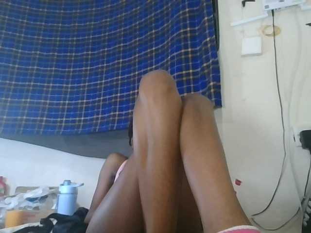 Vinsishly11 live cam on BongaCams