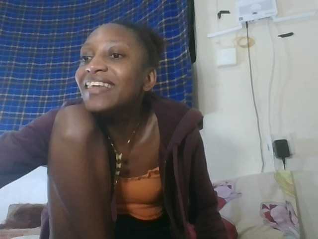 Vinsishly11 live cam on BongaCams