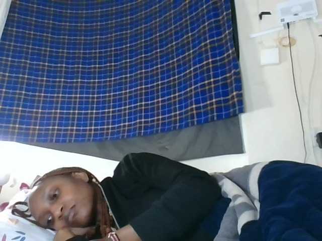 Vinsishly11 live cam on BongaCams