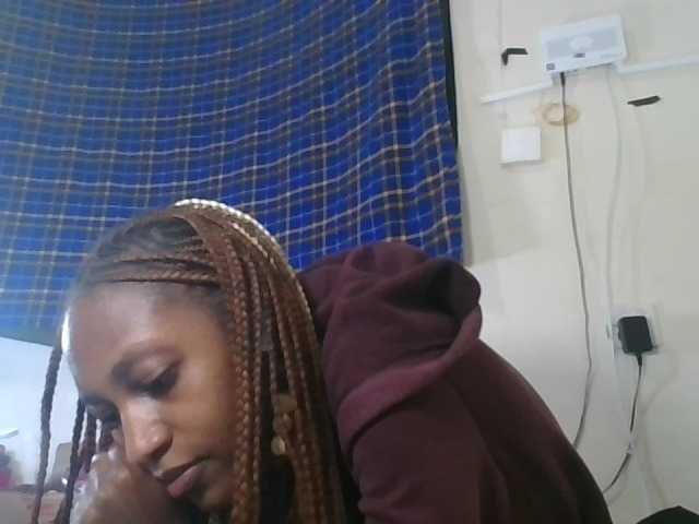 Vinsishly11 live cam on BongaCams
