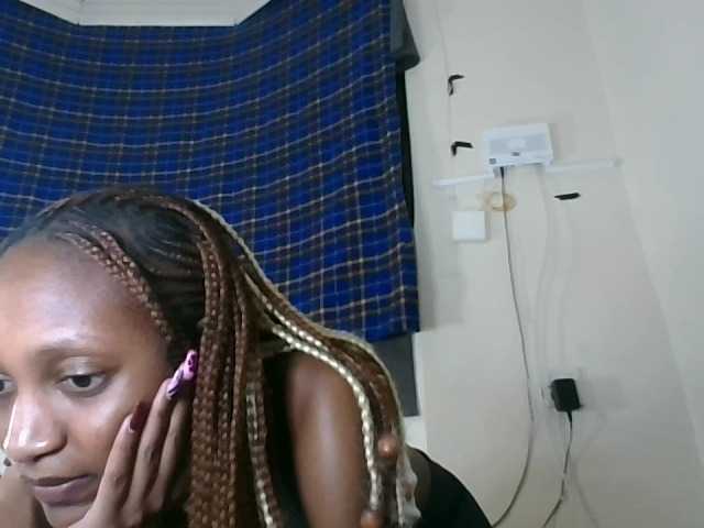 Vinsishly11 live cam on BongaCams
