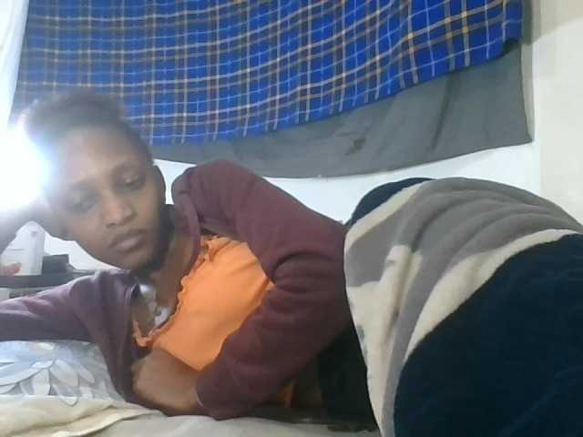Vinsishly11 live cam on BongaCams