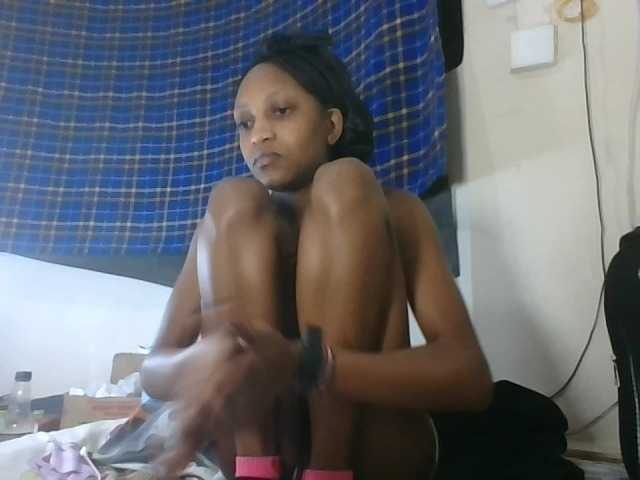 Vinsishly11 live cam on BongaCams