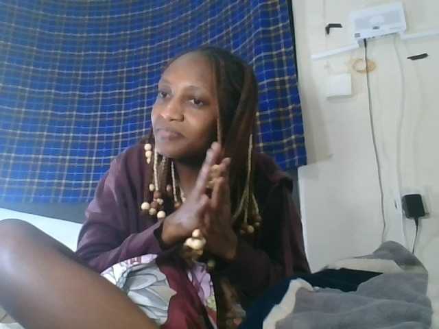 Vinsishly11 live cam on BongaCams