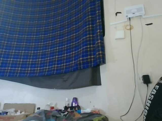 Vinsishly11 live cam on BongaCams
