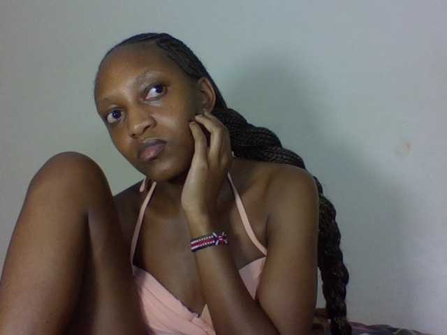 Vinsishly11 live cam on BongaCams