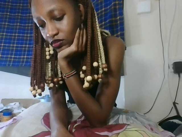 Vinsishly11 live cam on BongaCams