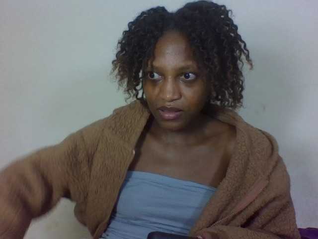 Vinsishly11 live cam on BongaCams